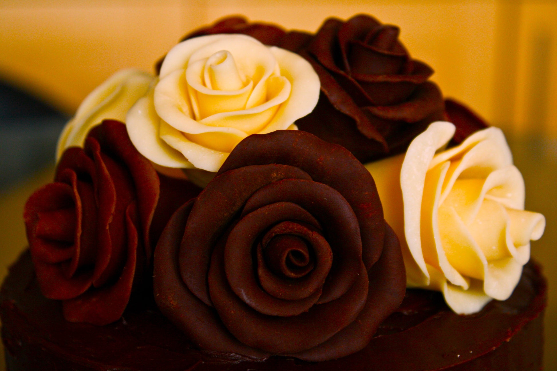 dark chocolate and vanilla flavored roses